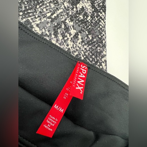 Spanx Faux Leather Snake Shine Leggings - Picture 3 of 6